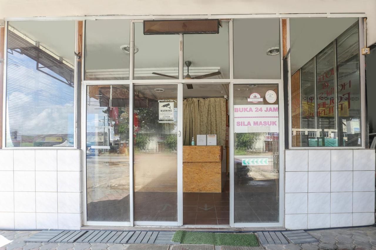 Oyo 90321 Hotel Bajet Sri Manal Tanah Merah  Eksteriør bilde