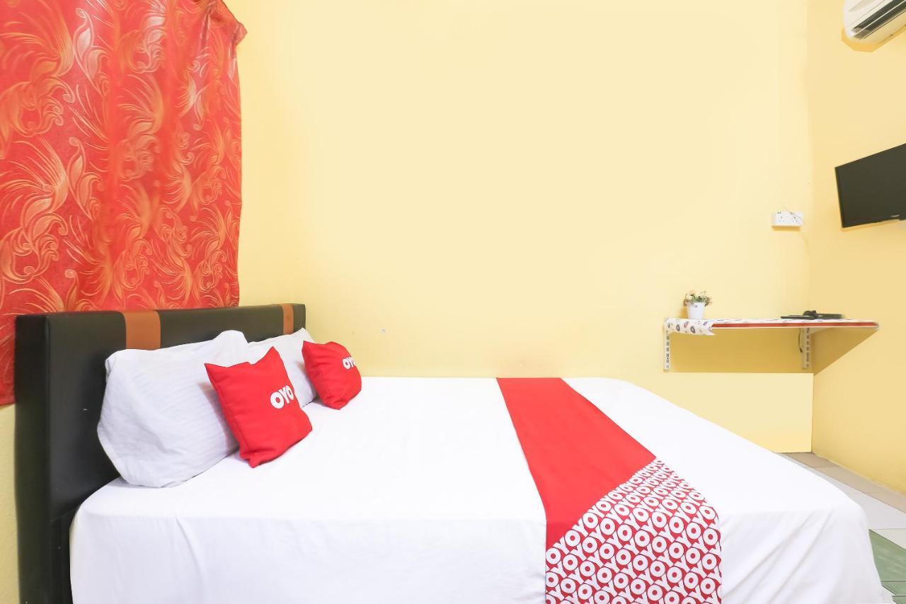Oyo 90321 Hotel Bajet Sri Manal Tanah Merah  Eksteriør bilde