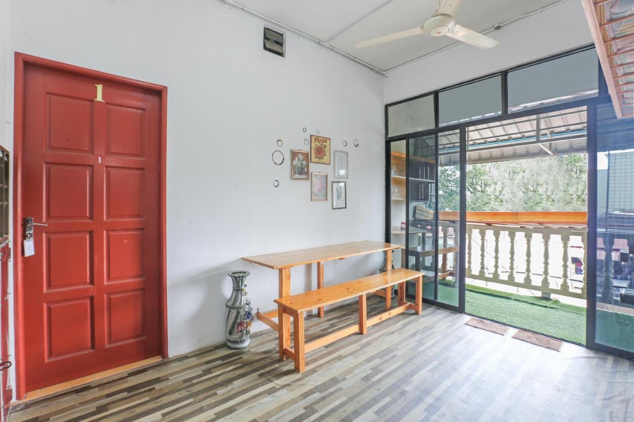 Oyo 90321 Hotel Bajet Sri Manal Tanah Merah  Eksteriør bilde