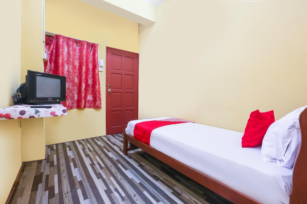 Oyo 90321 Hotel Bajet Sri Manal Tanah Merah  Eksteriør bilde