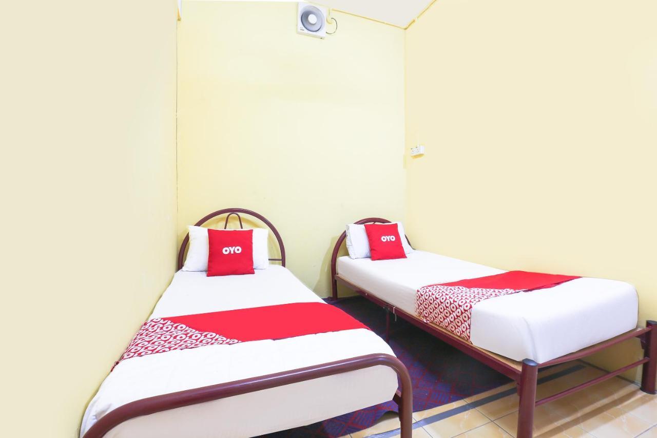 Oyo 90321 Hotel Bajet Sri Manal Tanah Merah  Eksteriør bilde