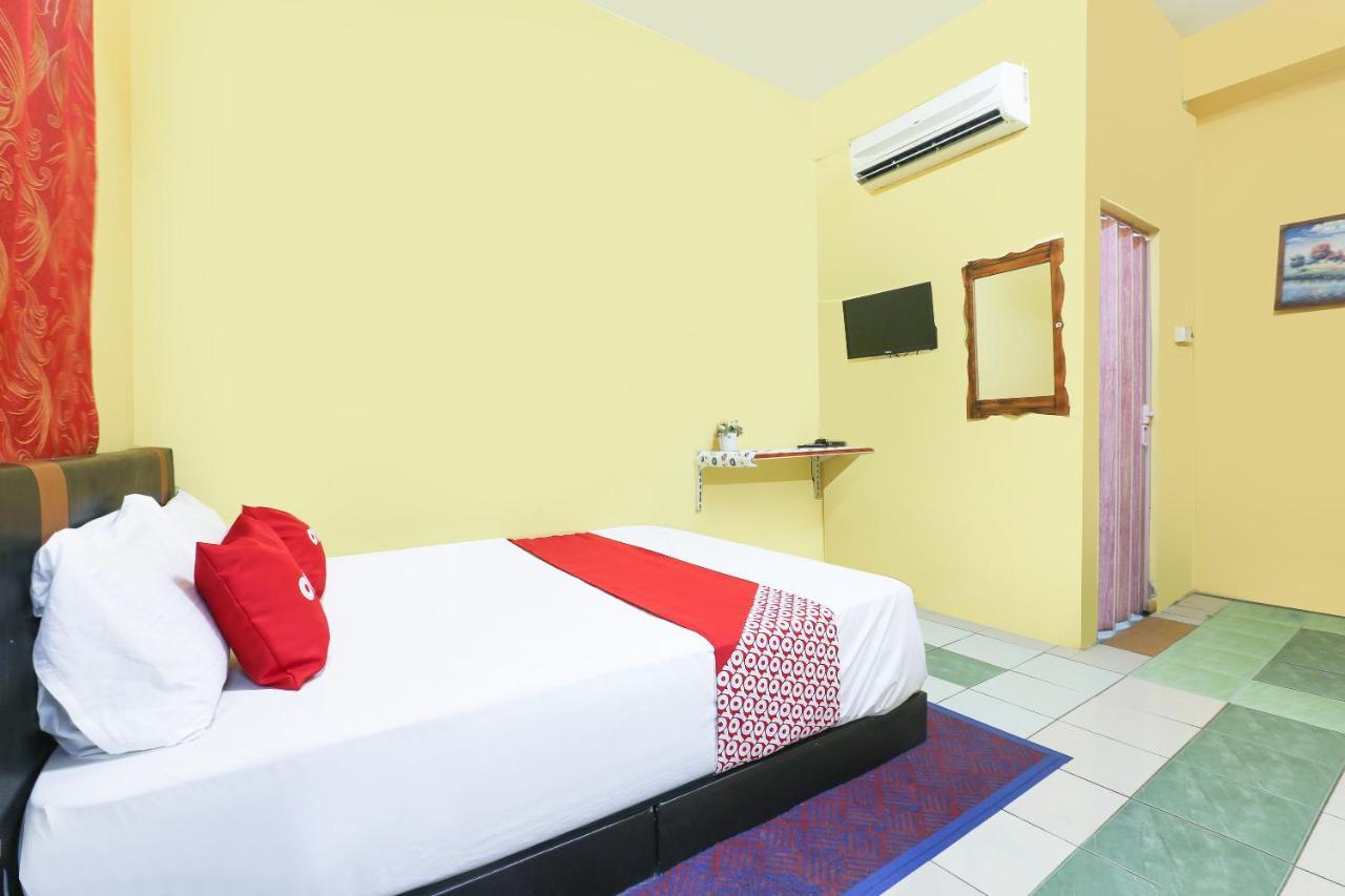 Oyo 90321 Hotel Bajet Sri Manal Tanah Merah  Eksteriør bilde