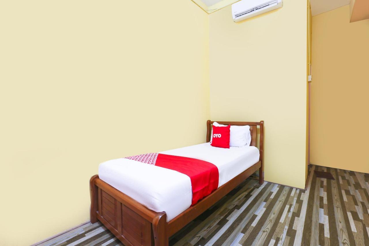 Oyo 90321 Hotel Bajet Sri Manal Tanah Merah  Eksteriør bilde